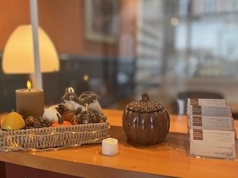L’automne s’installe à l’accueil de notre centre d’affaires !